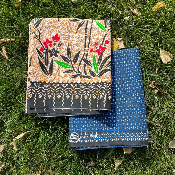 2 Sarongs purchased in Thailand - Picture 2 of 9